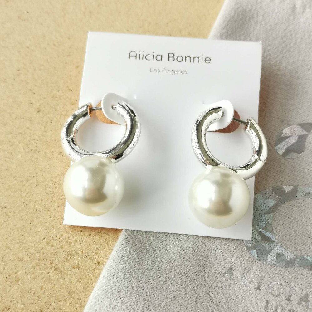 NEW Alicia Bonnie Silver white pearl Everly Earrings